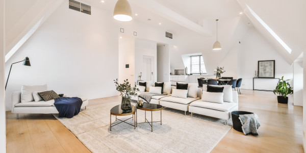 Compraventa de Inmuebles en Villanúa · Tríplex