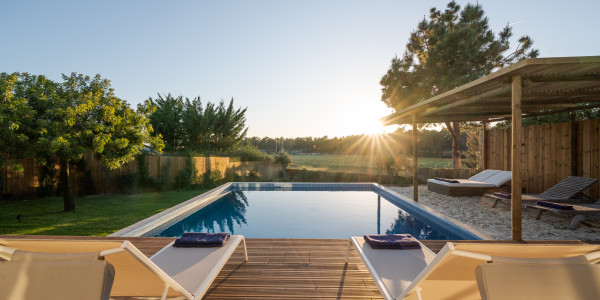 Inversores, Intermediarios, Agentes y Brokers Inmobiliarios en Peñalba · Masías